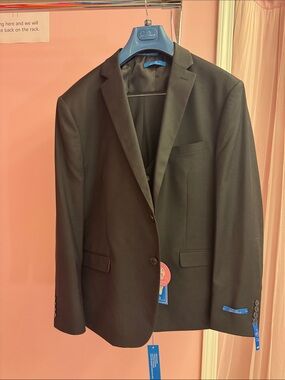 Men's Black Two-Button Suit Jacket - Classic Tailored Blazer